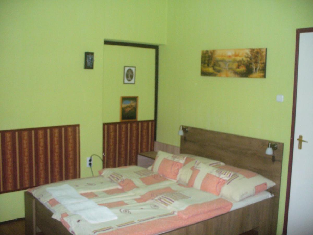 Pleiveisz Apartman Sárvár Екстериор снимка
