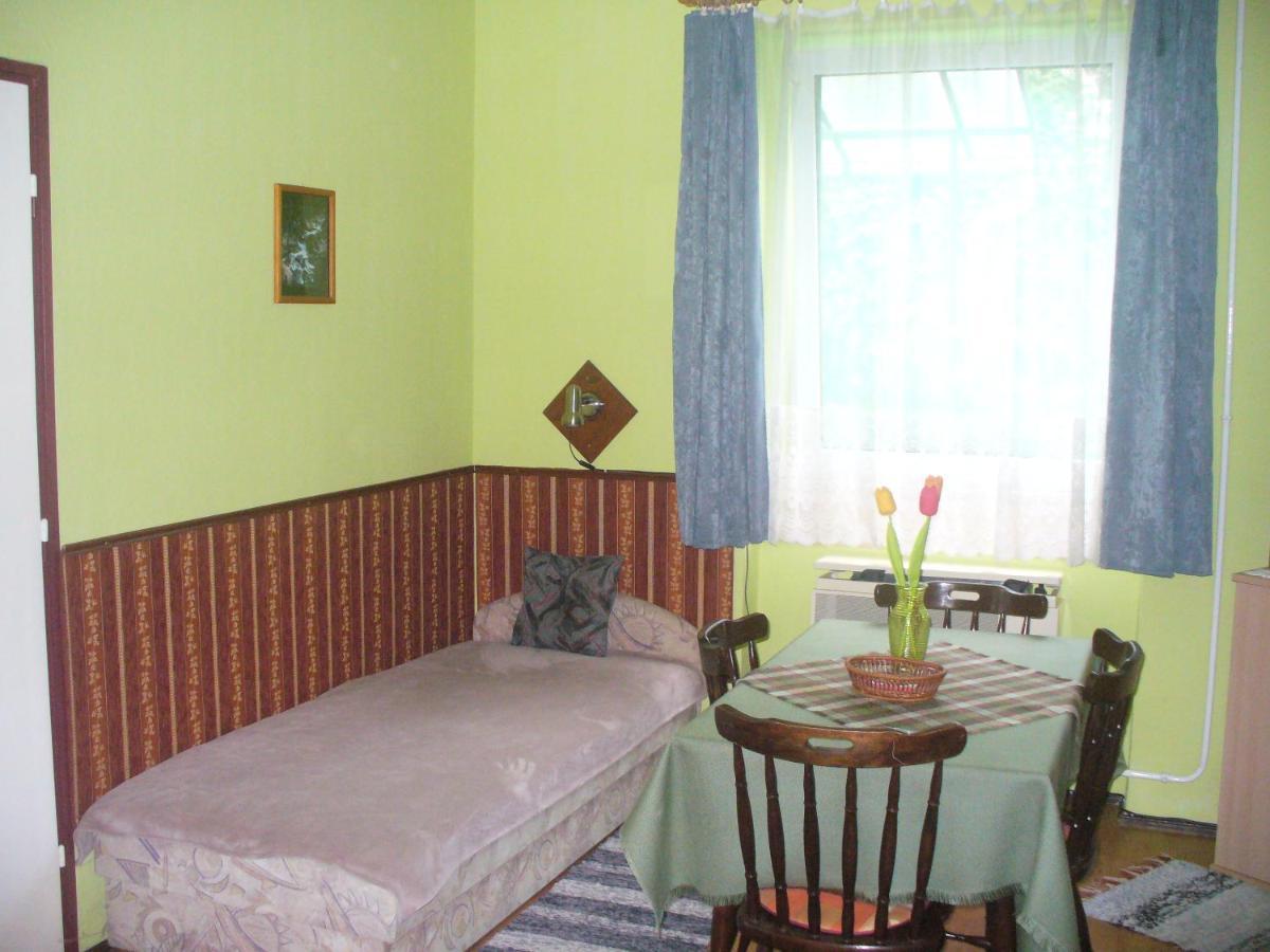 Pleiveisz Apartman Sárvár Екстериор снимка