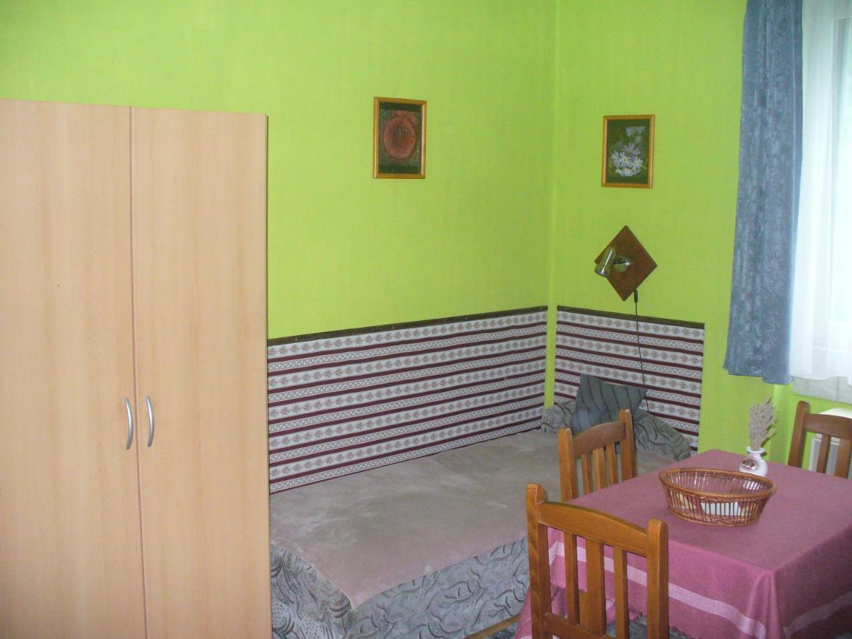 Pleiveisz Apartman Sárvár Екстериор снимка